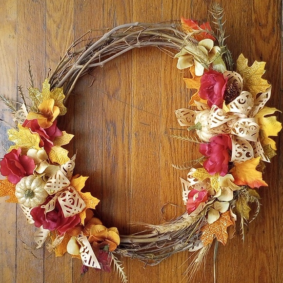 Fall artificial wreath - Picture 1 of 6